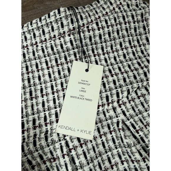 Kendall + Kylie White Black Tweed Mini Skirt Large NWT Pleated Flare Boucle - Picture 6 of 13